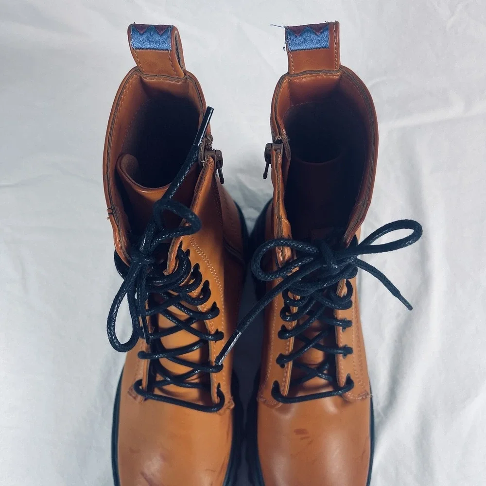 Farm Rio Leather Lace Ankle Boots Womens Size 7.5‎ Embroidered Accent Zipper